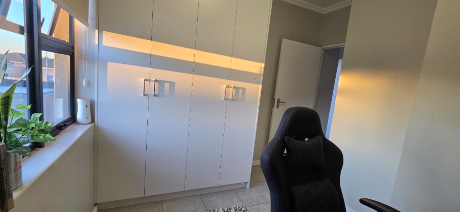 2 Bedroom Property for Sale in Zonnendal Western Cape